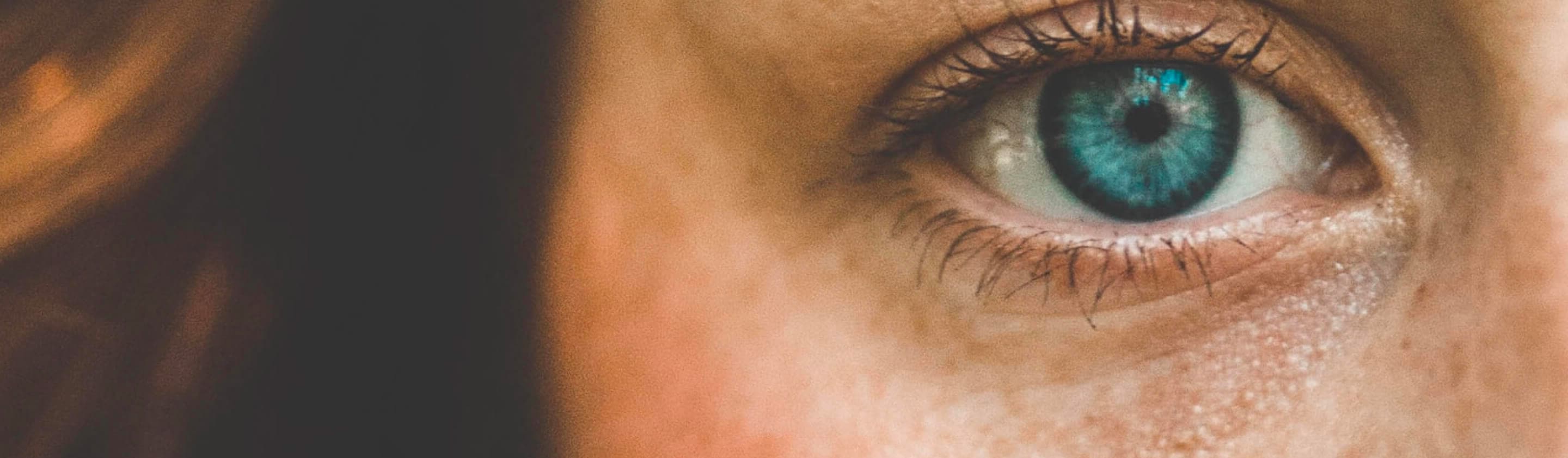 gros plan sur un visage d'une femme